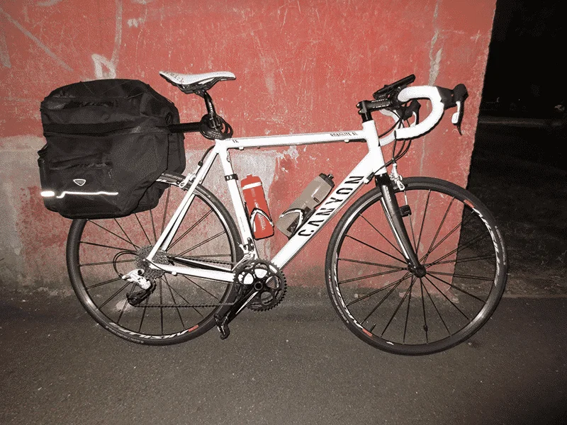 Bicykel Canyon s brašňou
