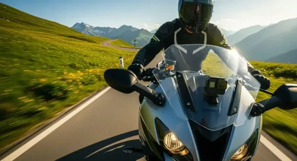 Základné funkcie, ktoré hľadať v kamere na motorku