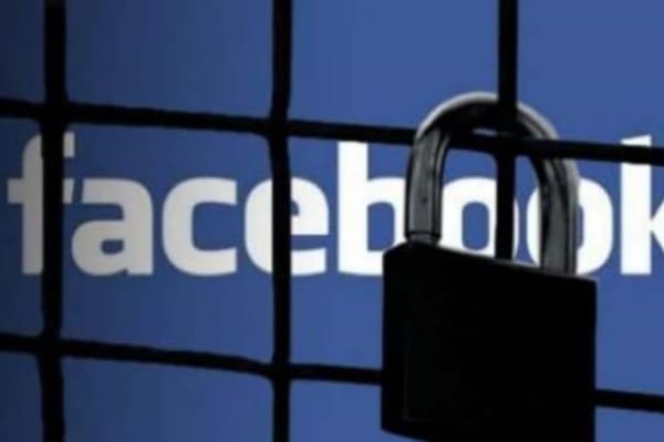 Ako skryť status na Facebooku pred priateľkou?